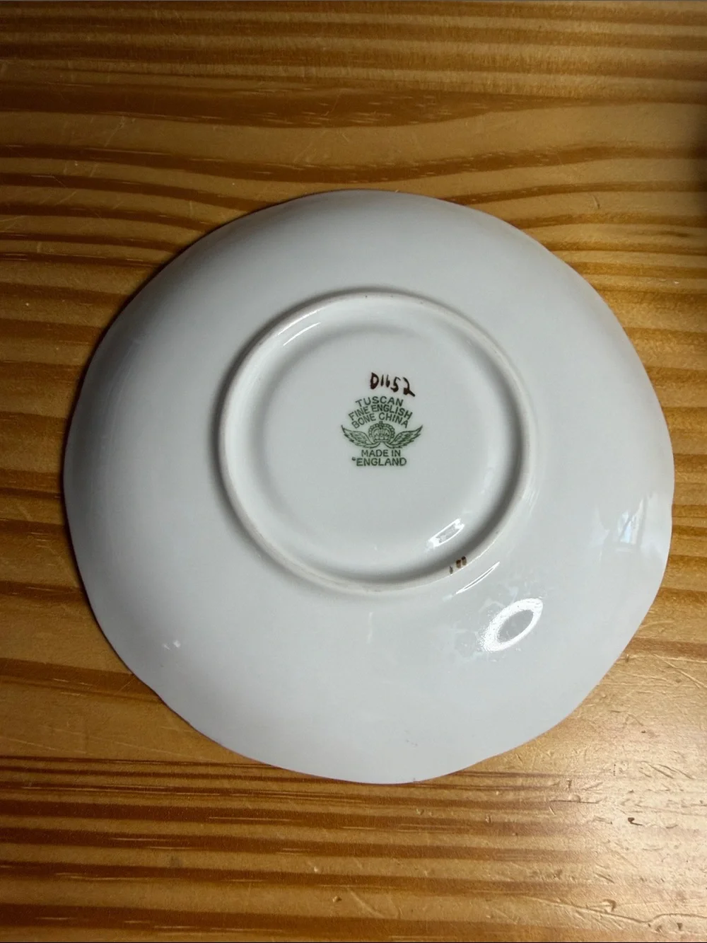 Vintage Tuscan Fine Bone China Teacup & Saucer Set - Charmaine Pattern D1152
